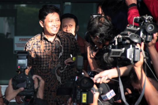Machfud Suroso usai diperiksa KPK sebagai tersangka Hambalang