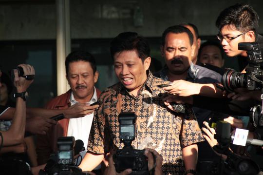 Machfud Suroso usai diperiksa KPK sebagai tersangka Hambalang