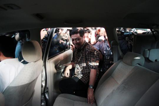 Machfud Suroso usai diperiksa KPK sebagai tersangka Hambalang