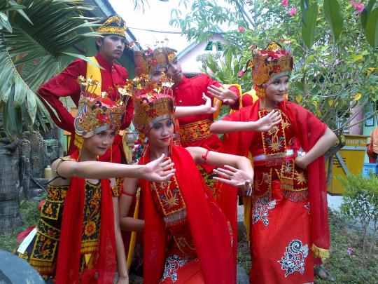 2.106 Penari meriahkan Festival Paju Gandrung Sewu