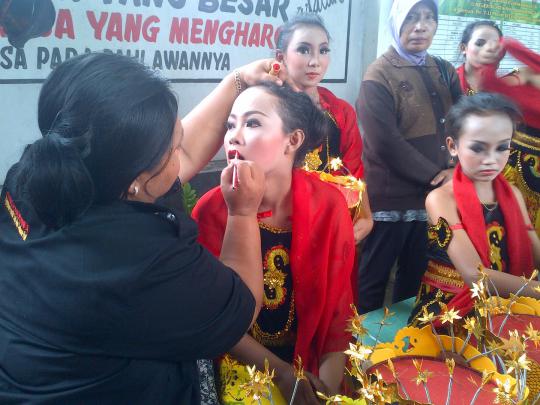 2.106 Penari meriahkan Festival Paju Gandrung Sewu
