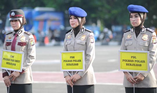 Cantiknya Polwan berjilbab saat ikuti apel di Polda Metro Jaya