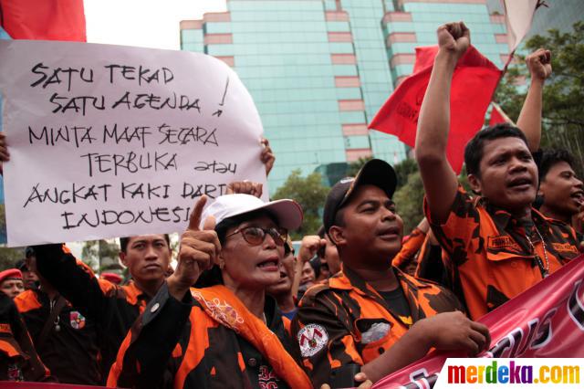 Foto : Protes penyadapan, Ormas Pemuda Pancasila bakar foto Tony Abbott