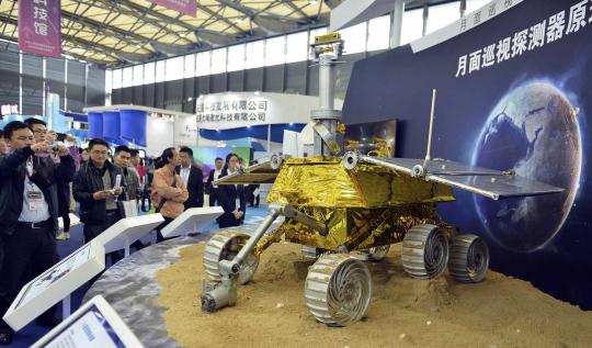 Canggihnya robot kelinci penjelajah bulan buatan China