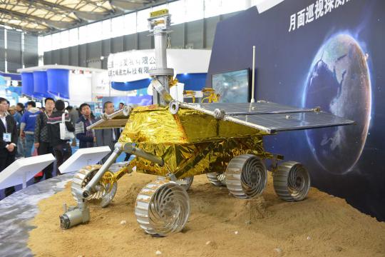 Canggihnya robot kelinci penjelajah bulan buatan China