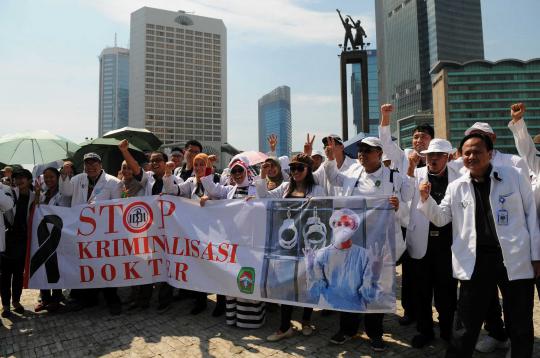 Ratusan dokter protes penahanan dr Ayu di Bundaran HI