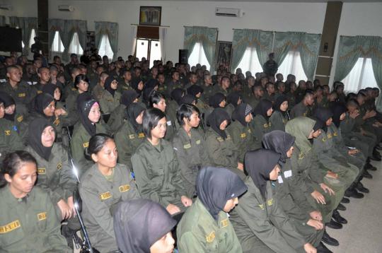 Pembekalan Kaskostrad Mayjen TNI Indra Hidayat kepada mahasiswa