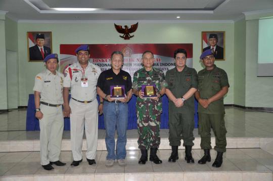 Pembekalan Kaskostrad Mayjen TNI Indra Hidayat kepada mahasiswa