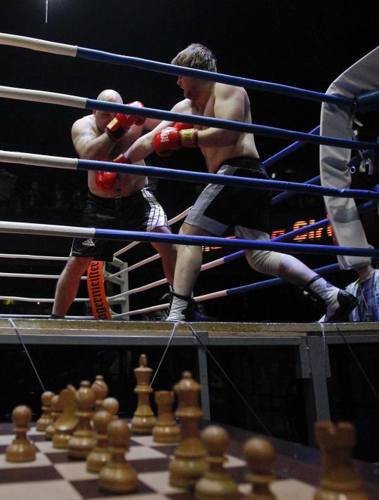 Uniknya Kejuaraan Chessboxing, tanding tinju sambil main catur