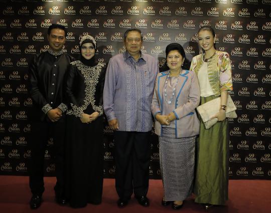 SBY dan Amien Rais nonton bioskop '99 Cahaya di Langit Eropa'