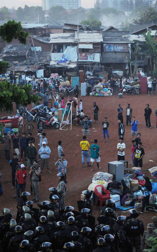 Eksekusi pemukiman warga di bantaran Waduk Ria Rio