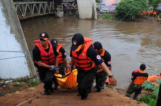 Latih kesiapan hadapi banjir Jakarta, Basarnas gelar simulasi