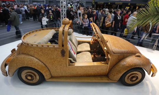 Uniknya mobil VW kayu di Essen Motor Show Jerman