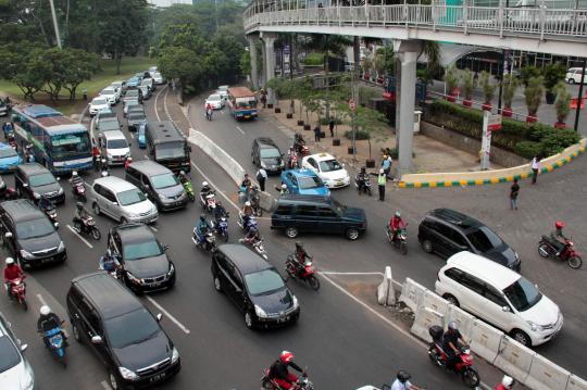 Sistem buka tutup akses Plaza Semanggi via Gatot Subroto