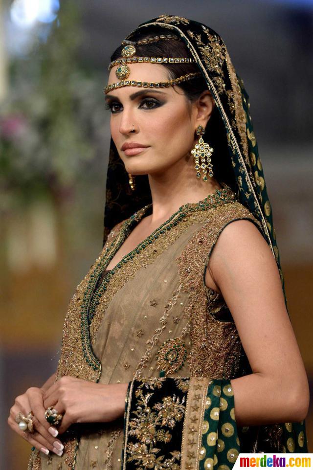 Foto Kecantikan gadis  gadis Pakistan  di Pantene Bridal 
