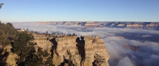 Pesona keindahan Grand Canyon saat diselimuti awan tebal