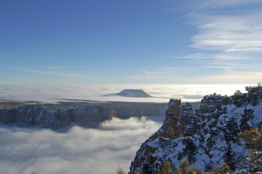 Pesona keindahan Grand Canyon saat diselimuti awan tebal