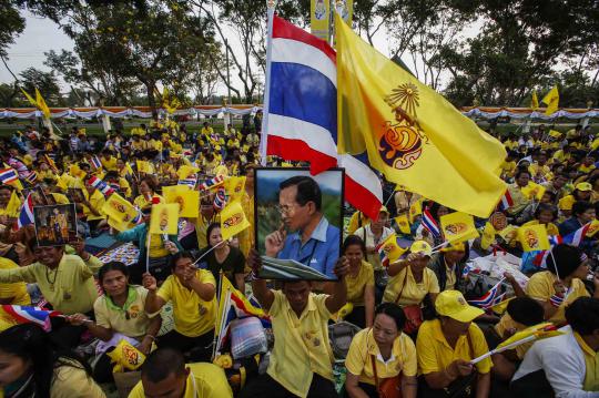 Kemeriahan Thailand di perayaan HUT Raja Bhumibol Adulyadej