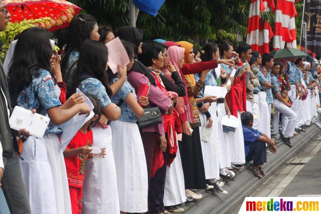 Foto : Ratusan anak sekolah di Semarang antusias tonton 