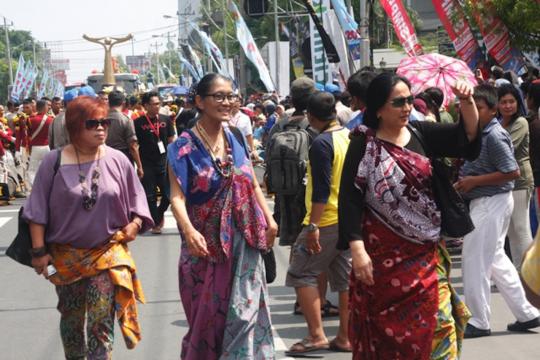 Suasana kemeriahan saat pawai FFI di Semarang