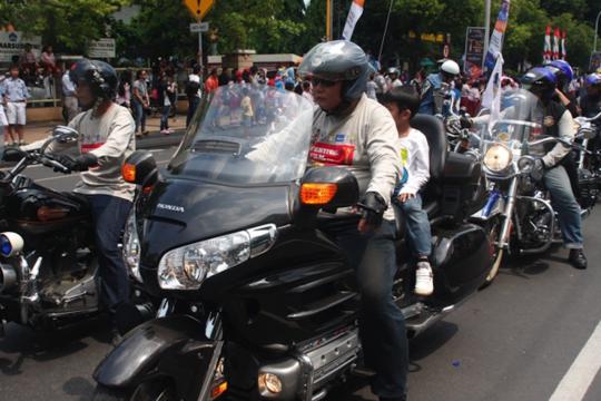 Aksi motor-motor gede di pawai FFI Semarang