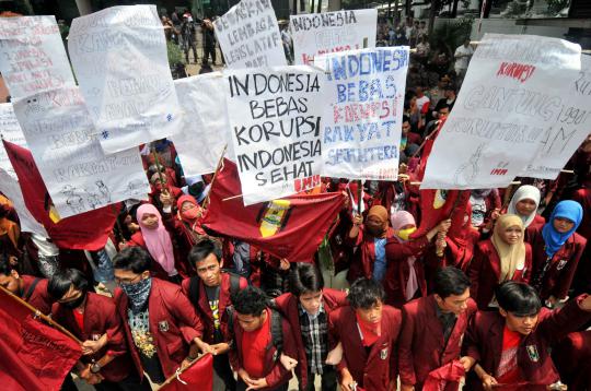 Peringati Hari Antikorupsi, puluhan mahasiswa demo di Gedung KPK
