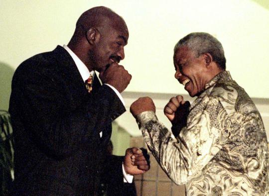 Keakraban Nelson Mandela di dunia olahraga