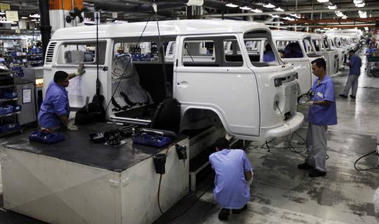 Mengintip dapur pembuatan VW Kombi di Brasil