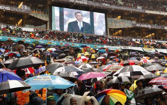 Puluhan ribu warga Afrika hadiri peringatan wafat Nelson Mandela