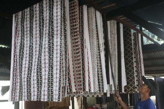 Mengintip proses pembuatan batik Banten
