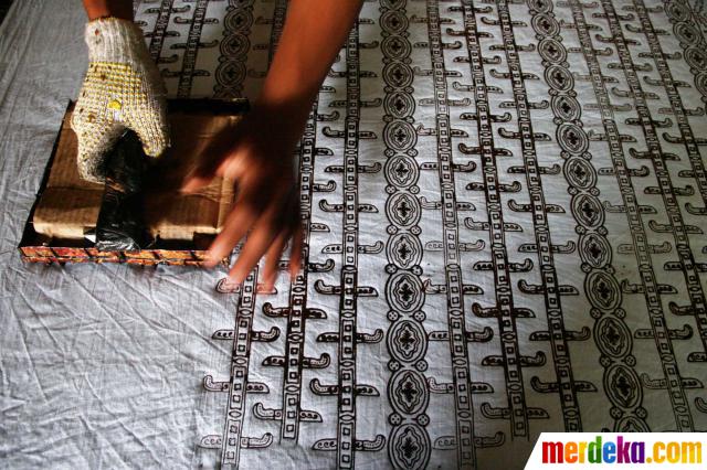 Foto Mengintip proses pembuatan batik Banten  merdeka com