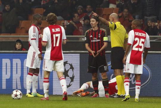 Imbang lawan Ajax, Milan lolos ke 16 besar
