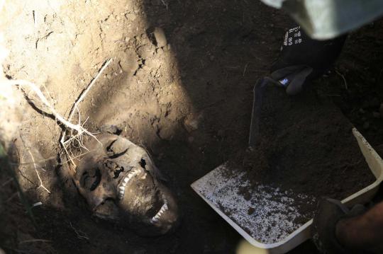 Penemuan kuburan massal korban perang antar-geng di El Salvador