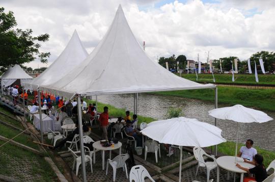 Kemeriahan festival adat Betawi di Kanal Banjir Timur