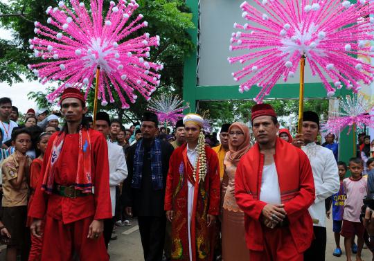 Kemeriahan festival adat Betawi di Kanal Banjir Timur