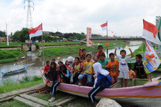 Kemeriahan festival adat Betawi di Kanal Banjir Timur