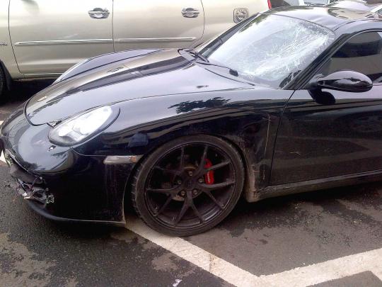 Ini mobil mewah Porsche yang tabrak pesepeda di Jl Sudirman