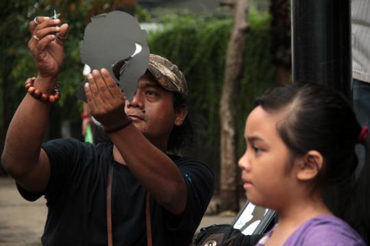 Uniknya lukisan siluet jalanan di Bundaran HI