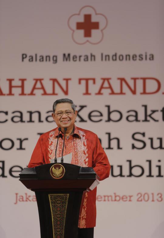 SBY anugerahkan tanda kehormatan kepada 950 pendonor darah