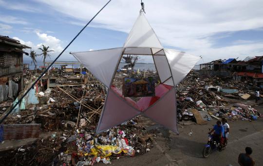 Nestapa korban Topan Haiyan sambut Natal di puing reruntuhan