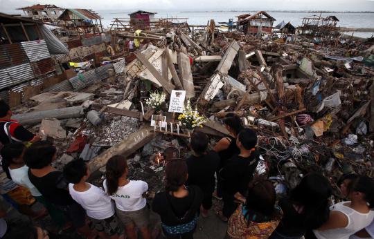 Nestapa korban Topan Haiyan sambut Natal di puing reruntuhan