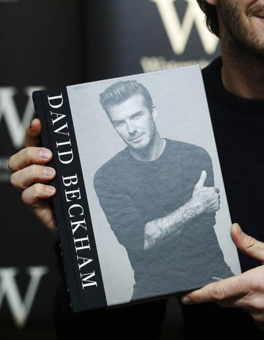 David Beckham perkenalkan buku autobiografi terbarunya di London