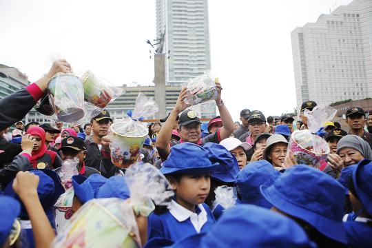 Gelar FUN Bike dan Fun Walk, SBY bagi-bagi hadiah