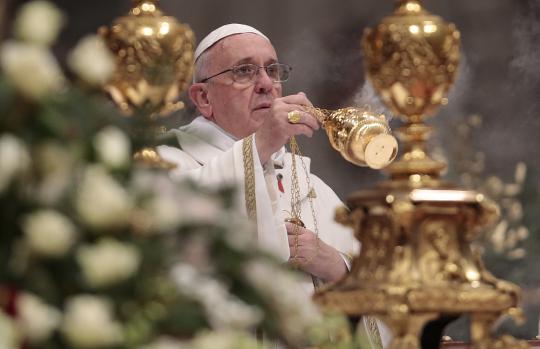 Paus Francis pimpin misa malam Natal di Vatikan