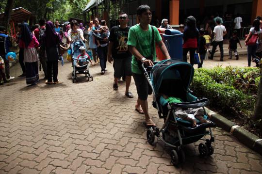 Libur Natal, Kebun Binatang Ragunan dipadati pengunjung