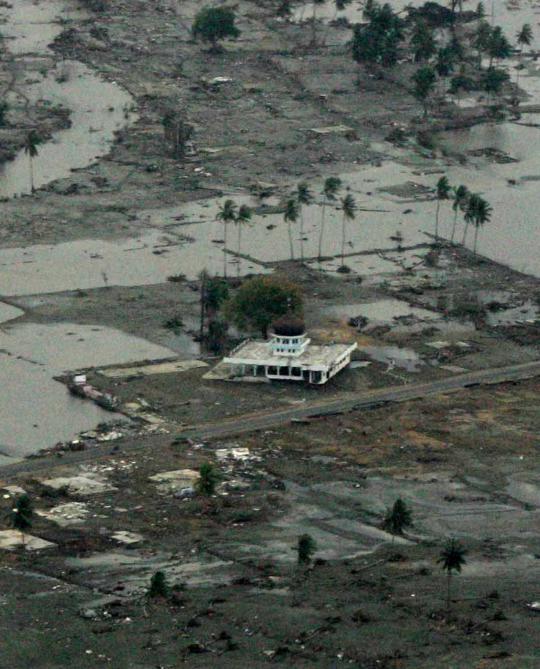 Mengenang 9 tahun dahsyatnya tsunami Aceh