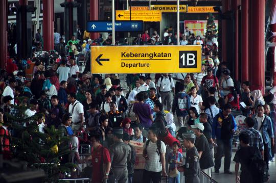 Kepadatan Bandara Soekarno-Hatta jelang libur tahun baru