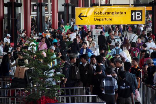 Kepadatan Bandara Soekarno-Hatta jelang libur tahun baru