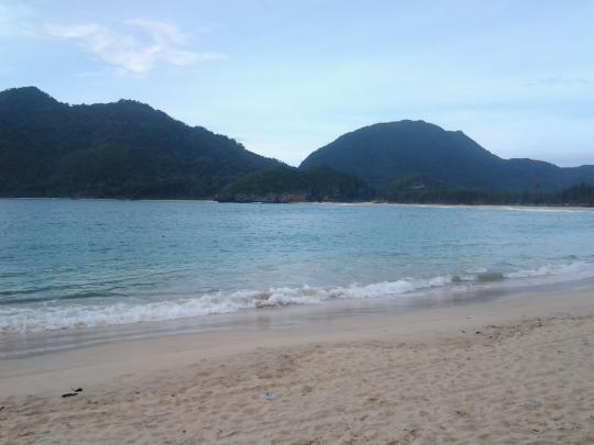 Pesona keindahan Pantai Lampuuk di Aceh