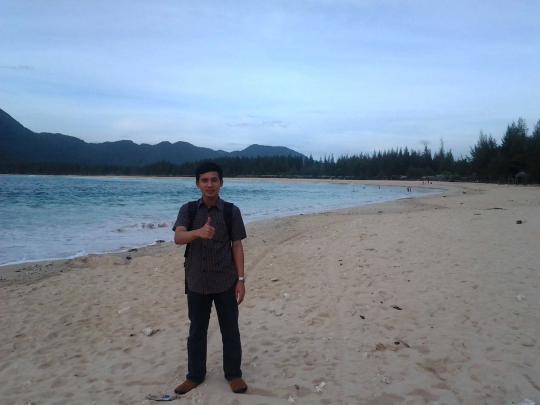 Pesona keindahan Pantai Lampuuk di Aceh